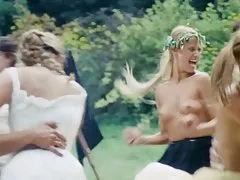 पोल्का negligee