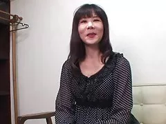 52yr पुराने दादी yoshiko saito प्यार करता है भव्य किशोरों चूसने (बिना सेंसर)