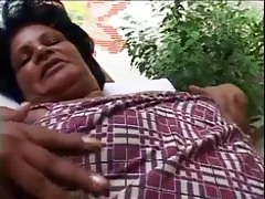 54 yr पुराने काले दादी वैनेसा चूसना और बीबीसी भाड़ में जाओ करने के लिए प्यार करता है