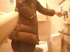 सार्वजनिक कमरे आराम परिपक्व माँ