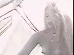 असली voyeur कमरे - सुंदर सुनहरे बालों वाली बिकनी की कोशिश बदल रहा-