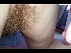 उसके बालों गधे के साथ खेल रहा मैं एक 10 इंच pube पाया